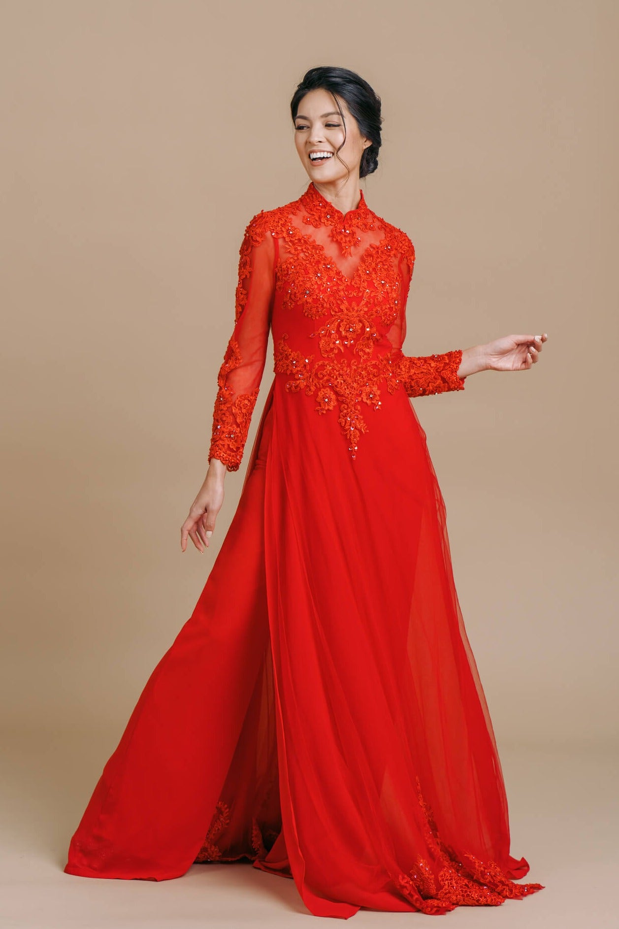 Modern Vietnamese Wedding Dress With Removable Cape | Kelly Dress Modern Vietnamese Wedding Dress With Removable Cape | Kelly Dress