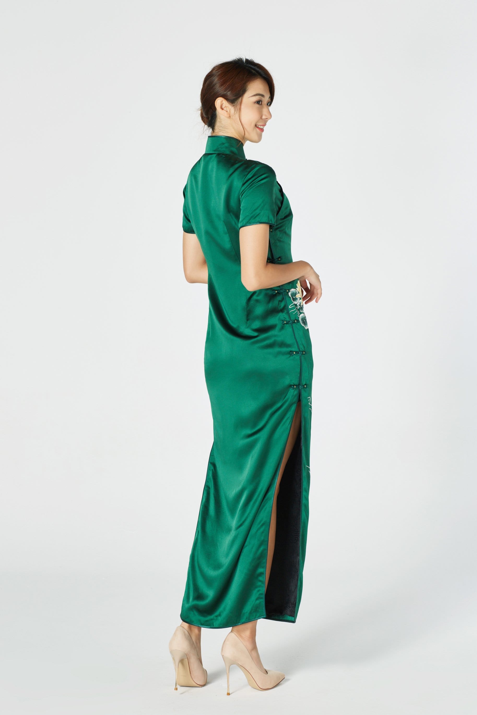 Ming-Na Bespoke Dress | Modern Green Silk Qipao | East Meets Dress Ming-Na Bespoke Dress | Modern Green Silk Qipao | East Meets Dress