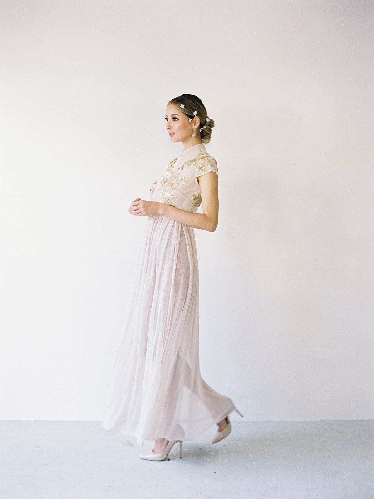 pink chinese wedding dress HangErFeng Wedding Dresses Court Chinese Embroidered Bride Cheongsam Pink Golden Tailing Skirt 766 L : Amazon.co.uk: Fashion